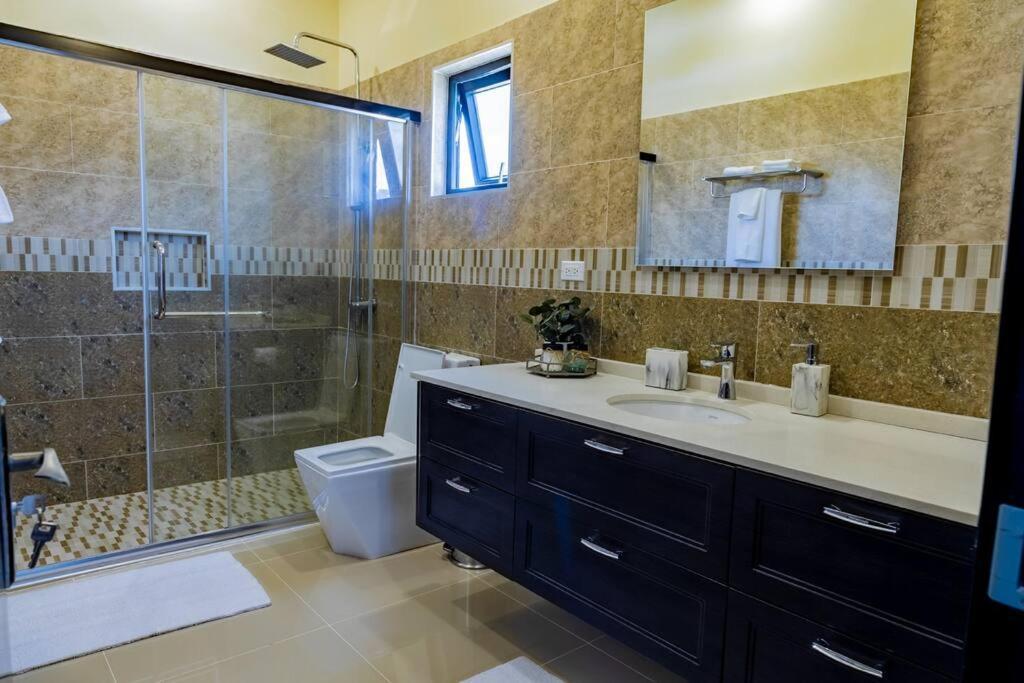 Villa Pyramid Point Manor Ocho Rios Esterno foto