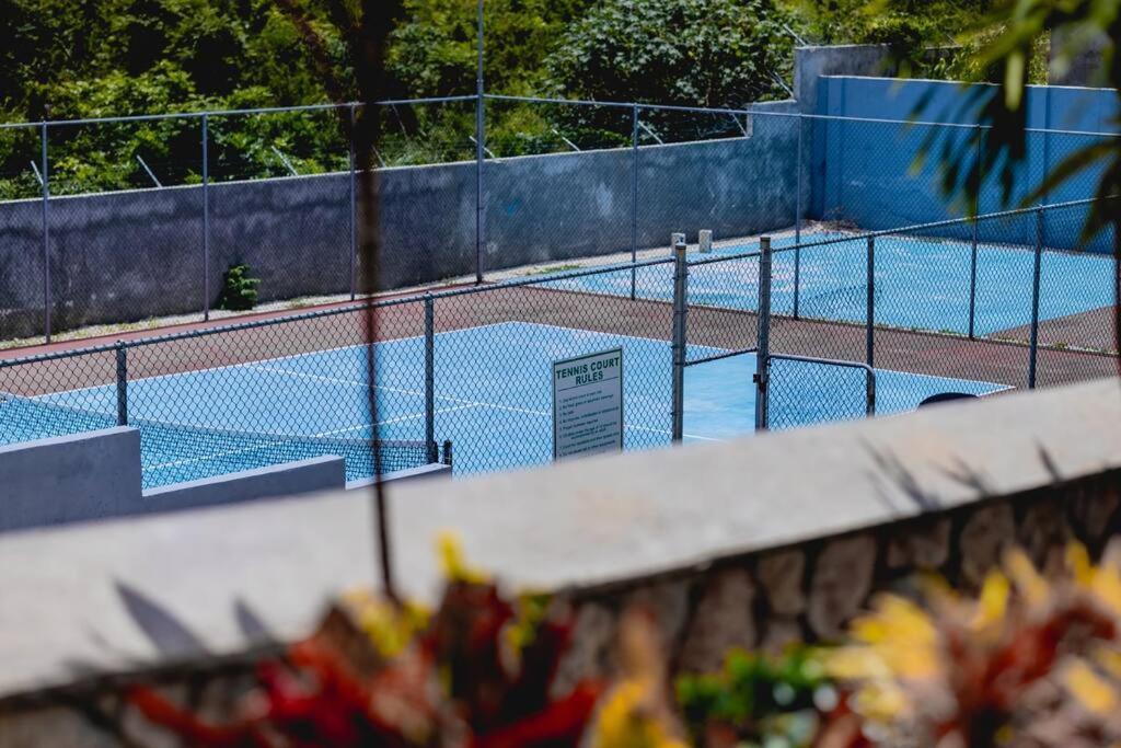 Villa Pyramid Point Manor Ocho Rios Esterno foto